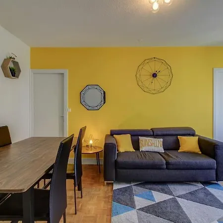 Les Facs : Apt 6 Prs, 3 Ch, Balcon Et Parking דירה דיז'ון